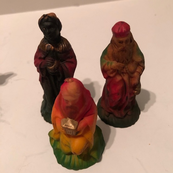 Vintage Nativity set of 12 plastic pieces in original box. - Picture 4 of 9
